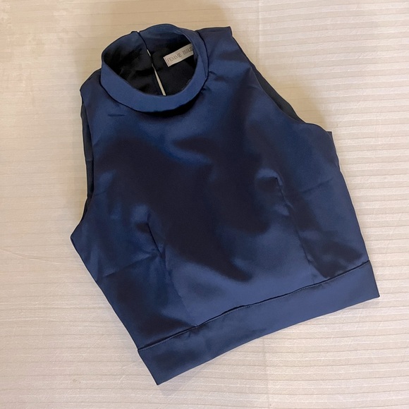 Back slit crop top. NEW & UNUSED. Adjustable back - Picture 3 of 4